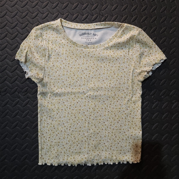 Aeropostale Women's Tops Bundle lot of 4 Size Medium - Picture 3 of 5